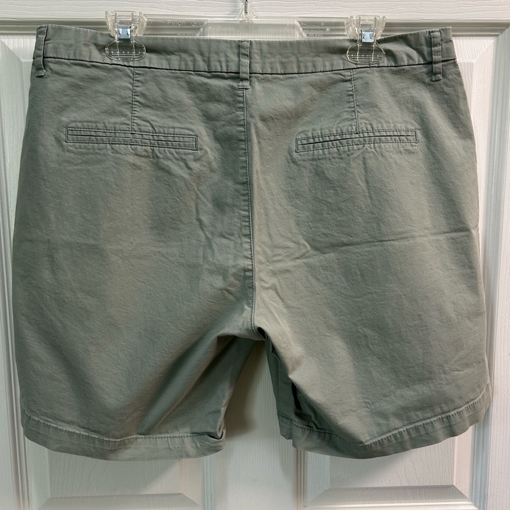 Old Navy shorts - Picture 3 of 3